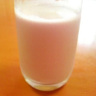 ブルーベリー風味のヨーグルトミルク